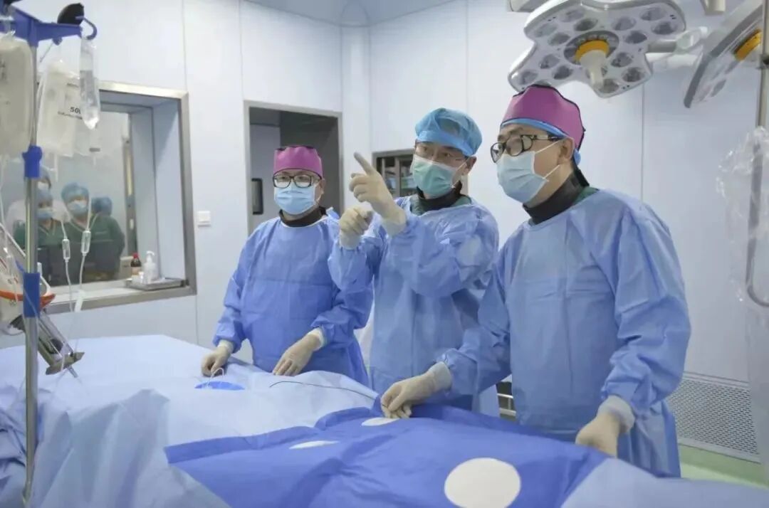 日本光电脑电图怎么样我院儿科成功开展儿童可移动长程高清数字网络视频脑电监测术_https://www.jmylbn.com_新闻资讯_第10张