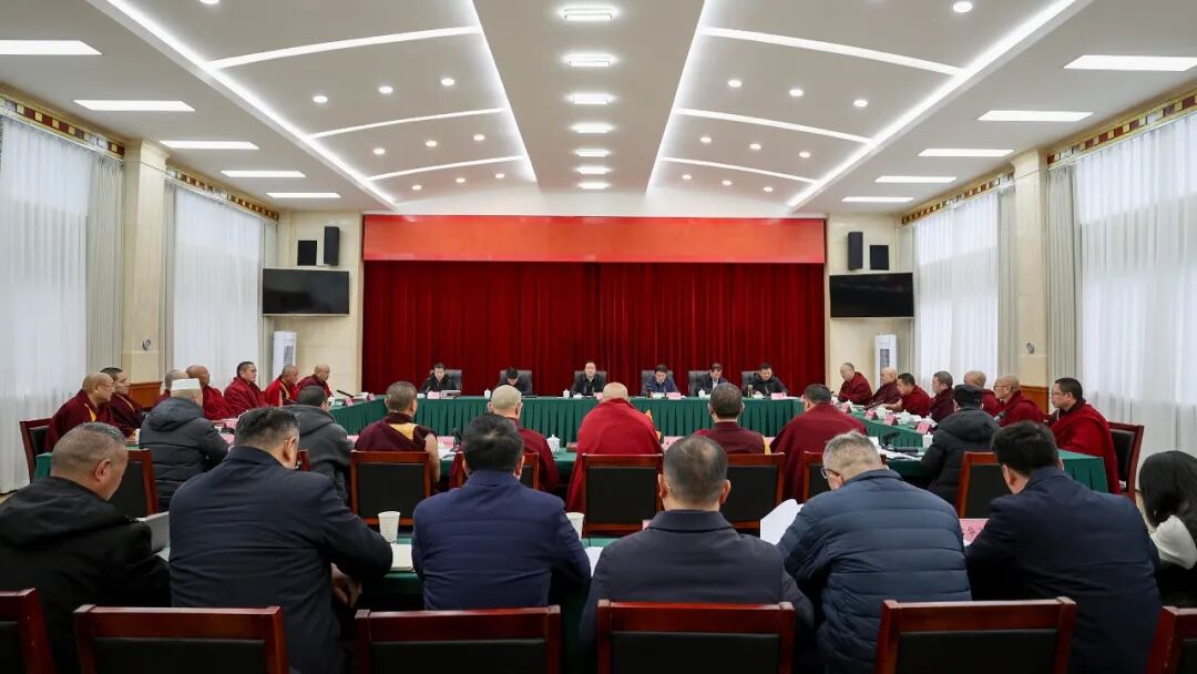 རང་ཁུལ་གྱི་ཆོས་ལུགས་ལས་རིགས་མི་སྣའི་བཞུགས་མོལ་ཚོགས་འདུ་འཚོགས།