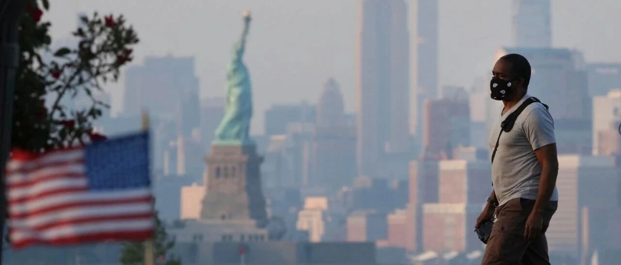 挺过疫情？独立日中美国的“三重人格”