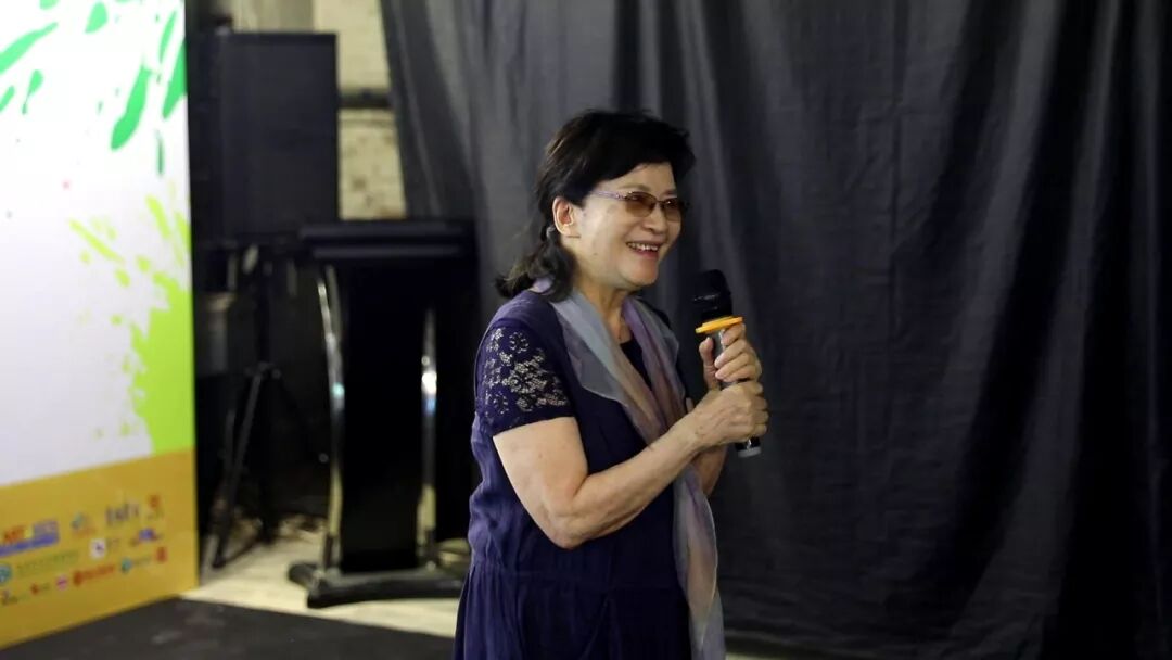 原中国美术家协会少年儿童美术艺委会主任何韵兰女士致辞