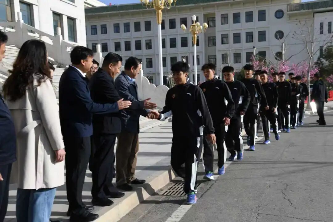 “砺剑出征 逐梦赛场”——我院举行男篮代表队出征第28届中国大学生篮球三级联赛仪式