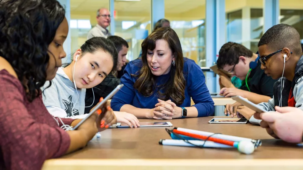 苹果公司开始向聋哑学生提供Swift编程课程