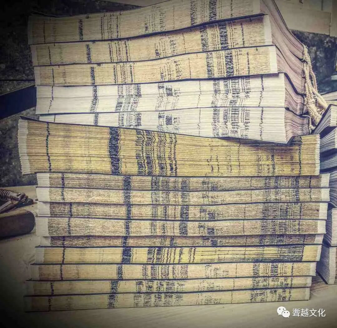 额头两边突出像龙角面相_额头两边鼓起像龙角面相_额头凸起像两个龙角