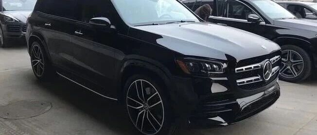 新款奔驰GLS 450正式上市，终于换回3.0T发动机了！