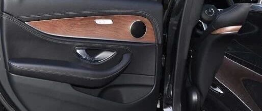 奔驰E级车门饰板腰线区域有噪音的技术通报