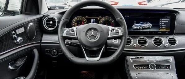 奔驰仪表板中会听到吱嘎或吱吱声的技术通报