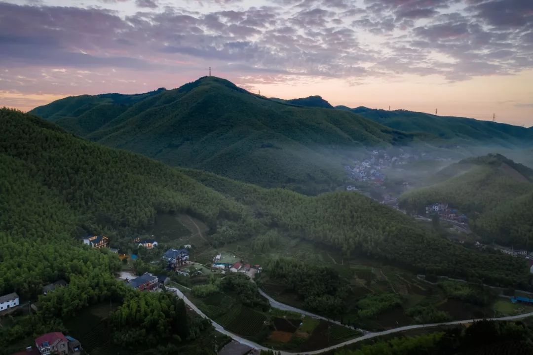 莫幹山獨棟villa！12000 ㎡竹林樂園，瀑布山泉戲水摸魚，睡親子loft星空房，過一日詩意山居 旅遊 第5張