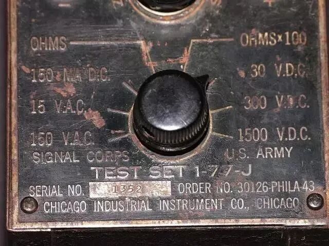 拆解二战时期军用万用表，看看70多年前的万用表长啥样？的图3