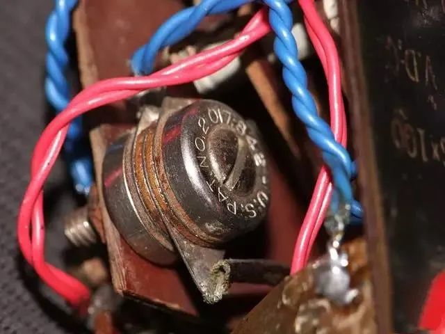 拆解二战时期军用万用表，看看70多年前的万用表长啥样？的图10