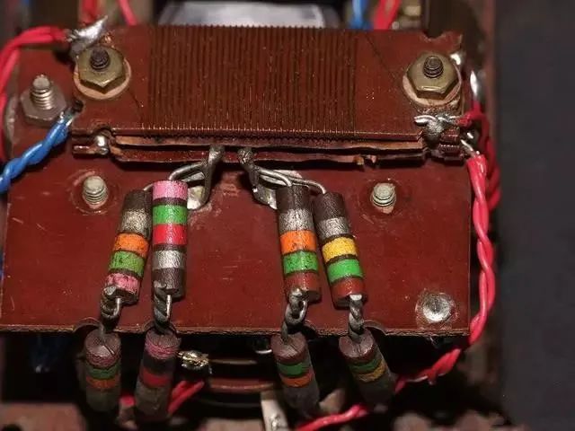 拆解二战时期军用万用表，看看70多年前的万用表长啥样？的图7