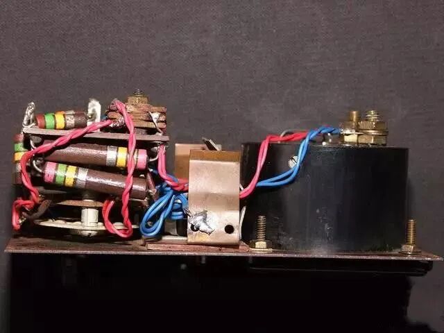 拆解二战时期军用万用表，看看70多年前的万用表长啥样？的图5