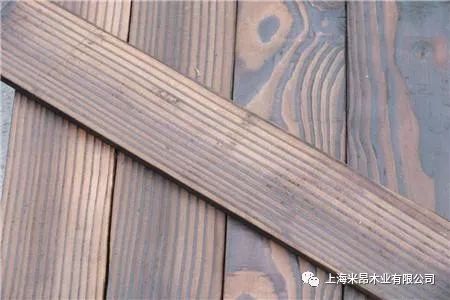 防腐木木地板批發(fā)_新型環(huán)保防腐木木棧道價(jià)格_停車(chē)場(chǎng)地坪漆廣東防腐地板內襯