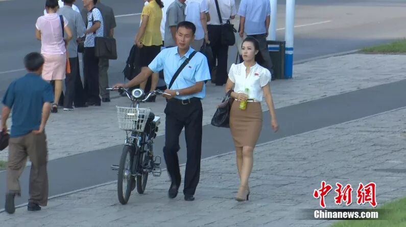 走进朝鲜：智能手机可上网 姑娘爱看《红高粱》