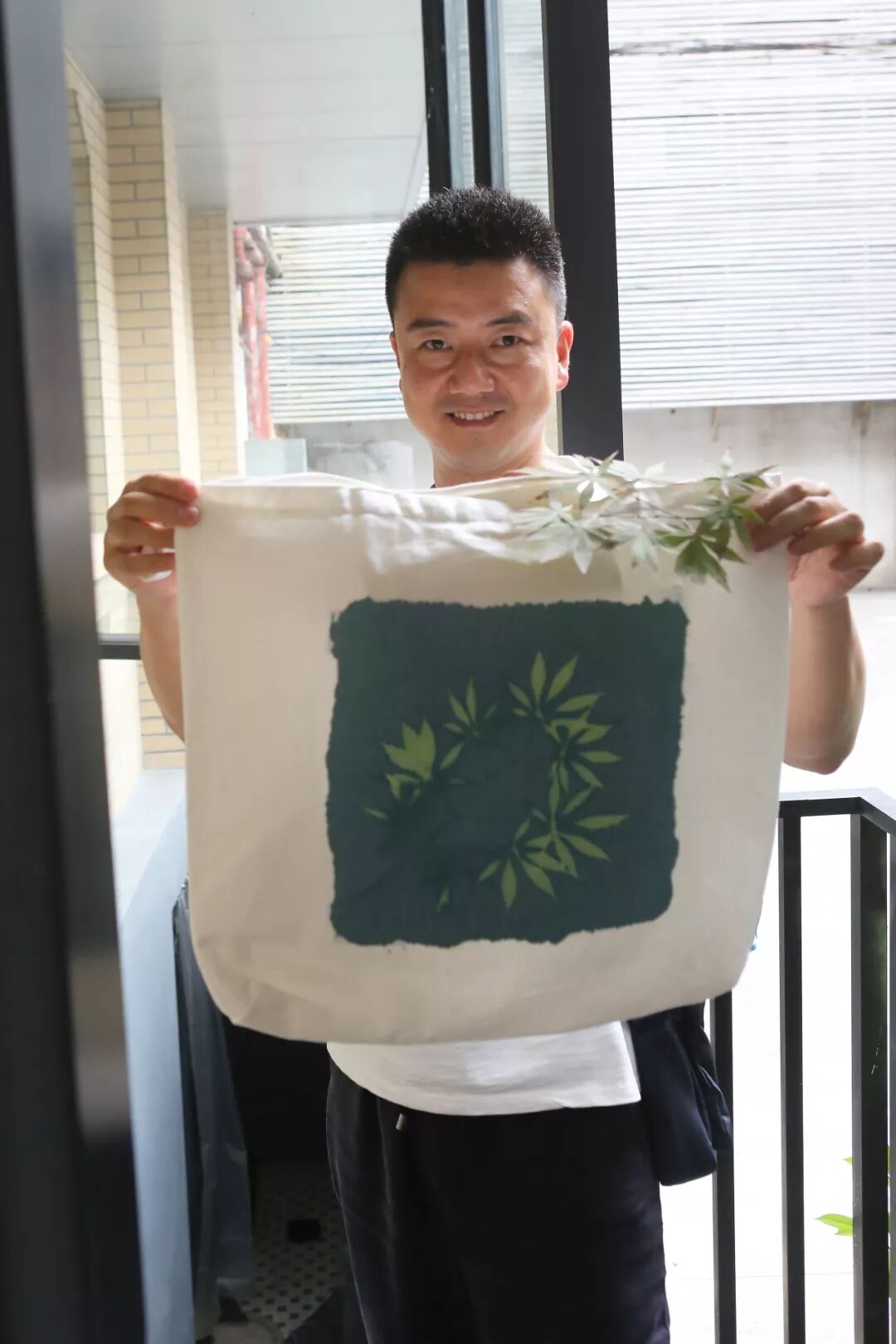 做一件有灵魂的t恤和环保袋 侯剑华老师 物影蓝晒工艺体验课