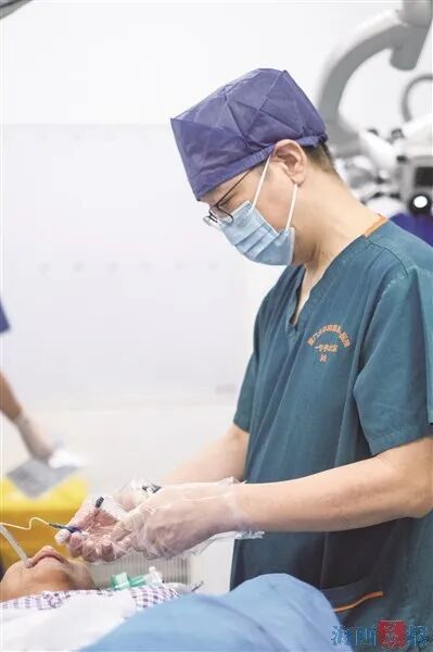 大腿取钢丝怎么麻醉人物 ｜ 陈振毅：愿做“钢丝”上的白衣舞者_https://www.jmylbn.com_新闻资讯_第3张