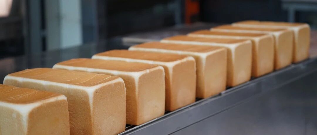 一条吐司的诞生.gif，眼睛有被爽到