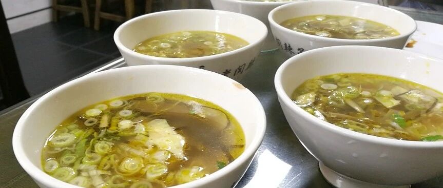 点一份面，上来6碗……不愧是你，陕西的面！