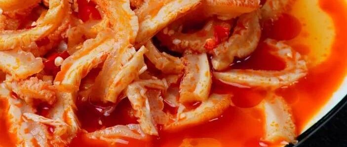 一根牛肚的酸辣美学，馋得口水和眼泪都哗哗流