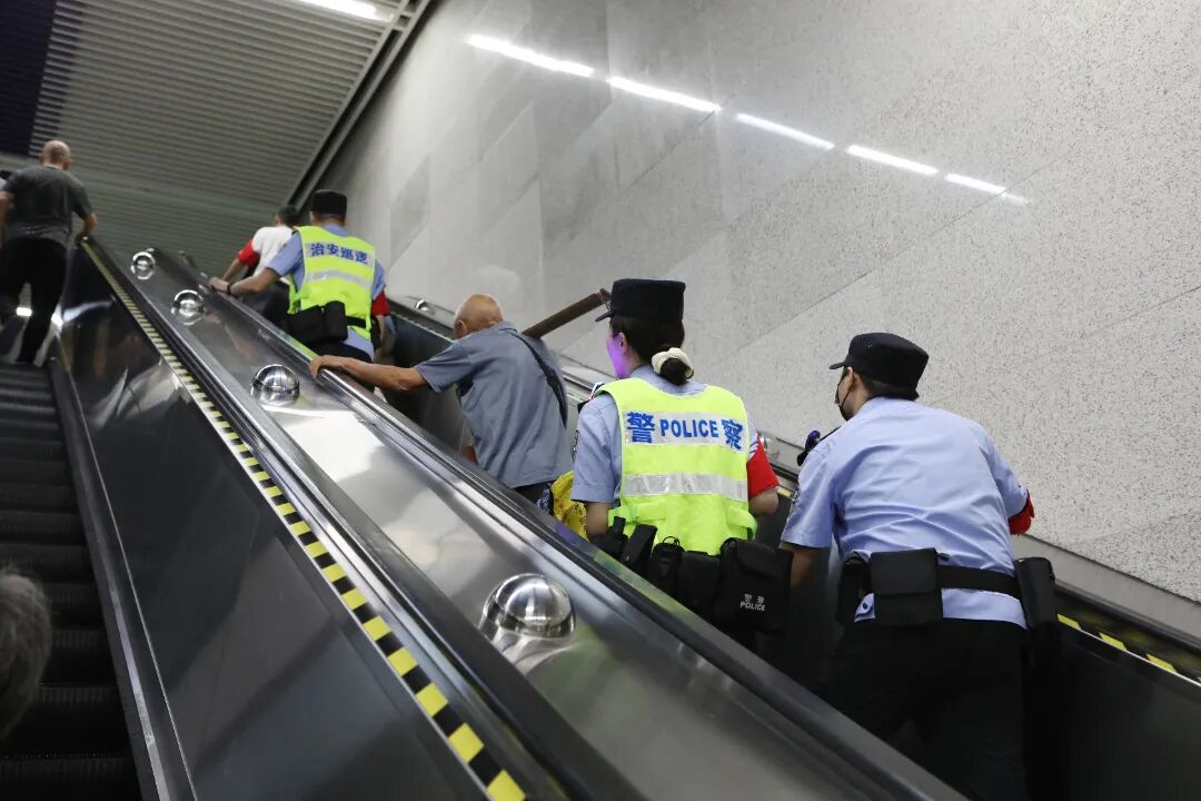 小“背簍”牽動大“民生”——這支公安小分隊，全力護航“背簍專線”