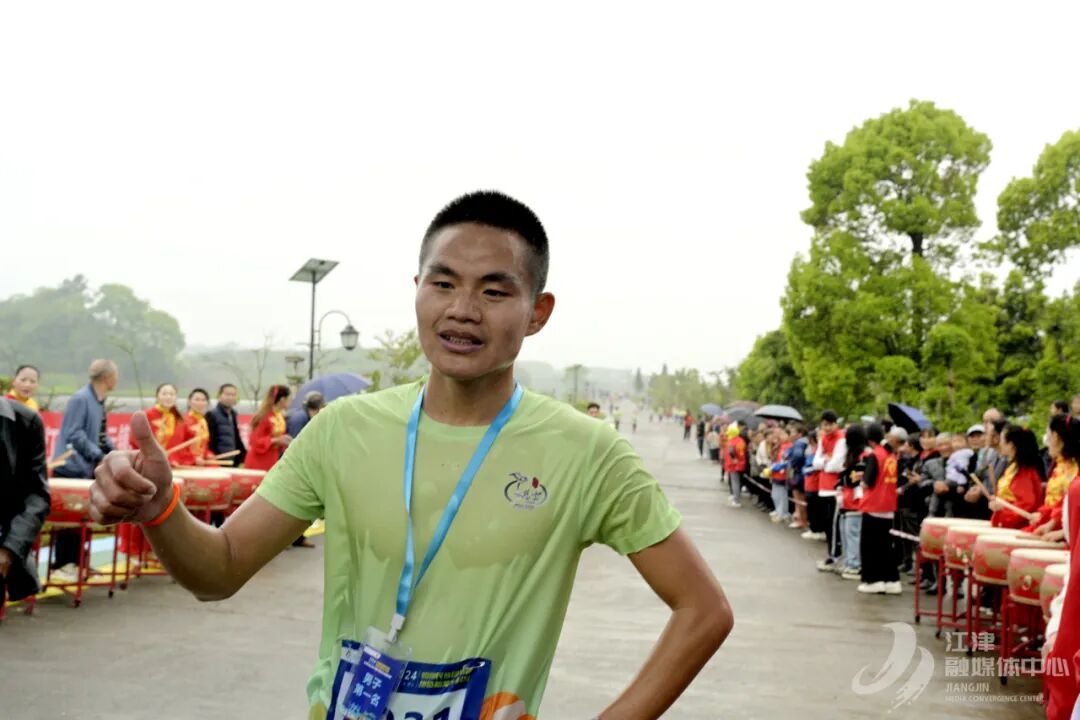 江津慈云首届村跑400余名选手在奔跑中拥抱春天