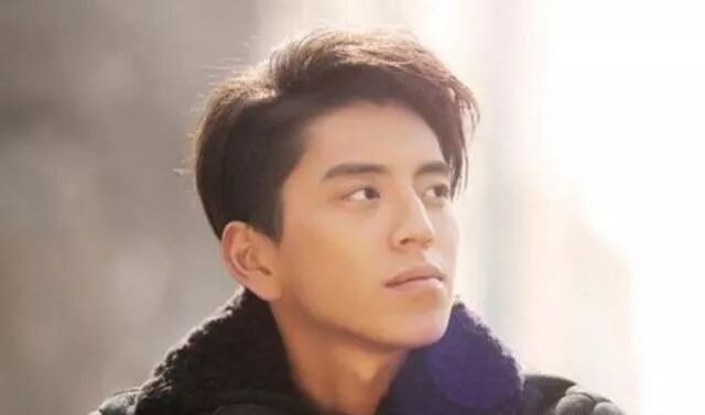 是中国台湾著名的收藏家,同时也是苏士比艺术品有限公司负责人王台庆!