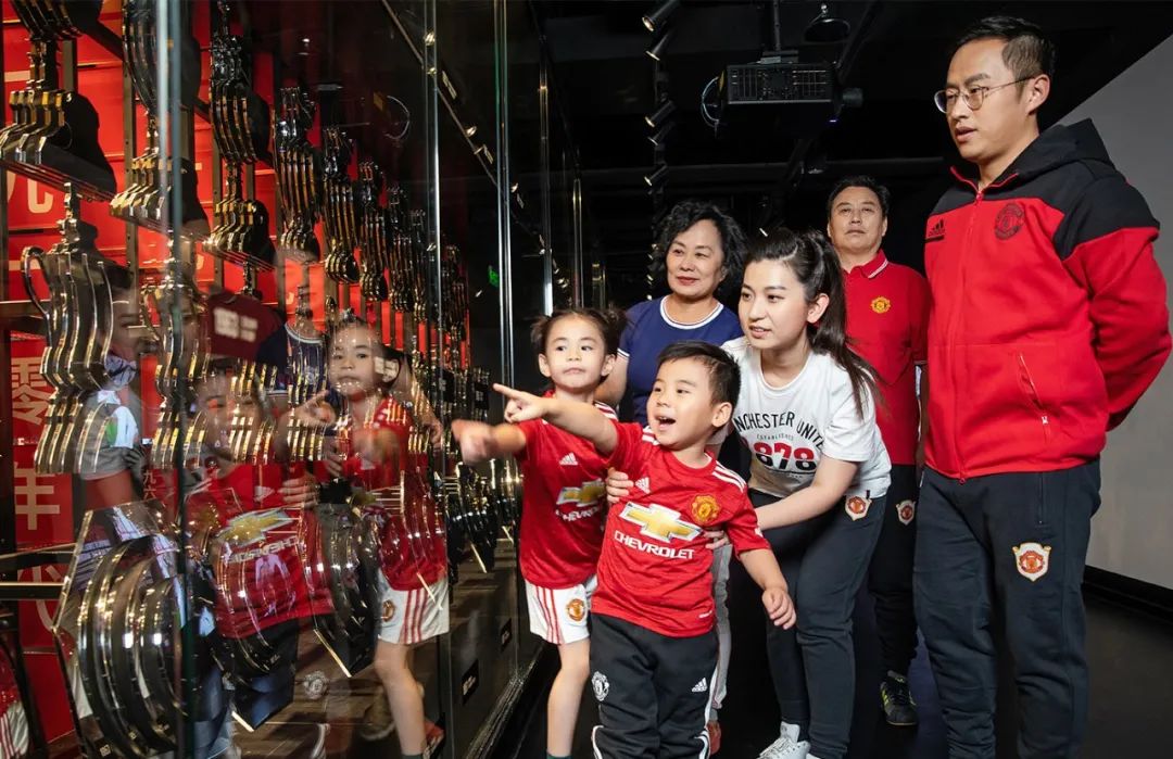 全球首座曼联梦剧场北京开业，蕴藏着沉浸式体育消费的未来场景
