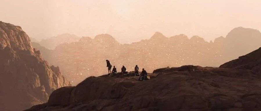 丰富自己：不要去追一匹马