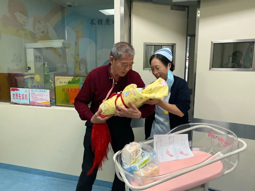 高齡產婦實係65歲 68歲丈夫仍工作:開始覺得是醜事