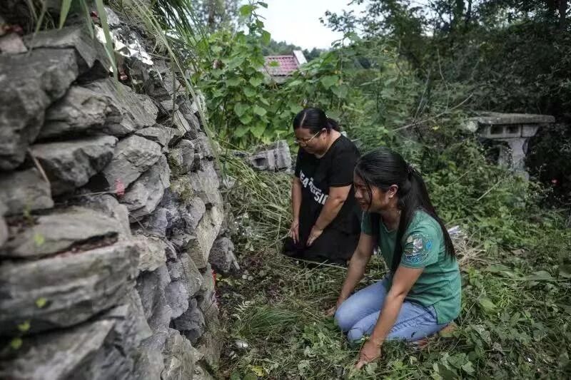 姐妹为父追凶25年：哪怕明天会死也要去做