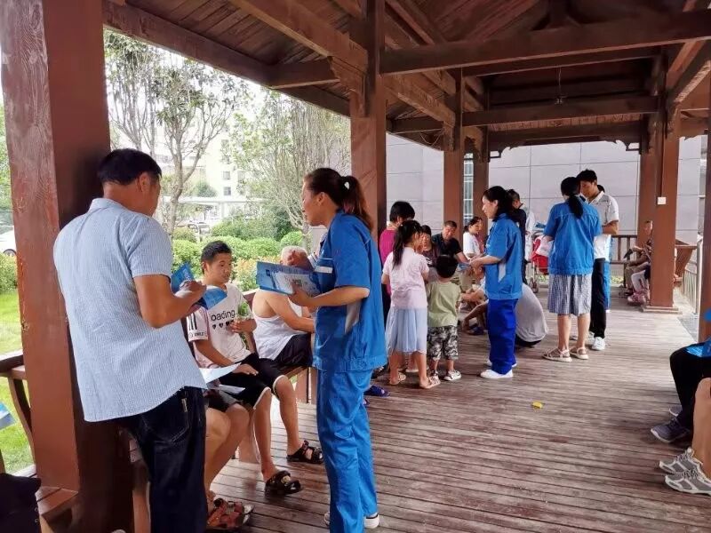 熱忱服務(wù)進(jìn)社區(qū) 保障服務(wù)惠民心