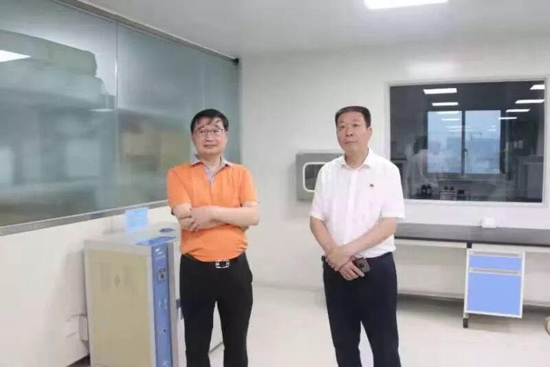 中國水務(wù)集團董事局主席段傳良 蒞臨周口銀龍水務(wù)有限公司察看指導(dǎo)工作