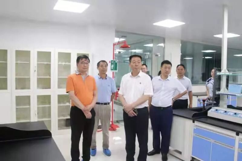 中國水務(wù)集團董事局主席段傳良 蒞臨周口銀龍水務(wù)有限公司察看指導(dǎo)工作