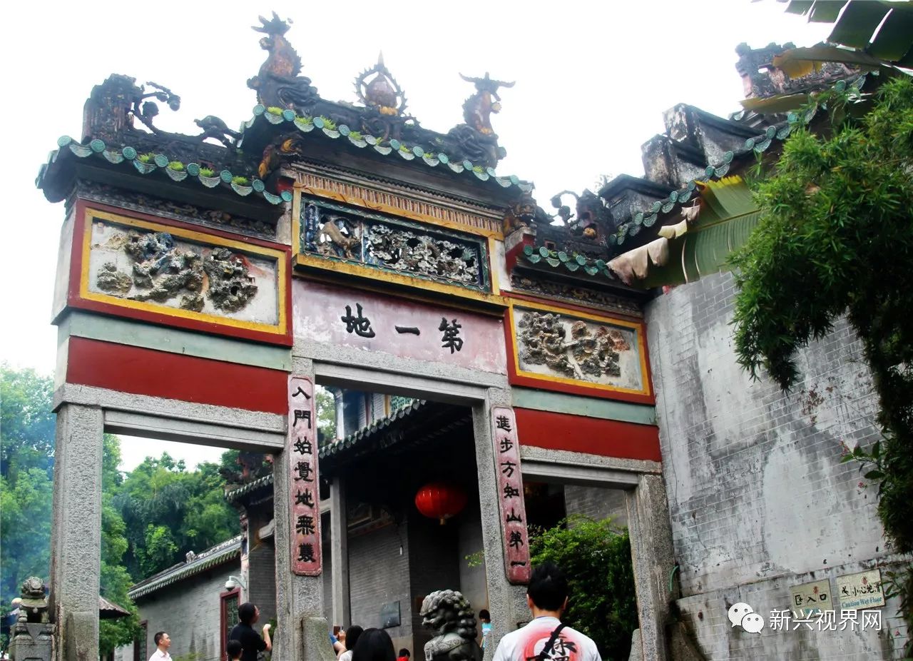 我是从佛山过来的,因为国恩寺是中国六祖惠能大师的圆寂之所,趁着