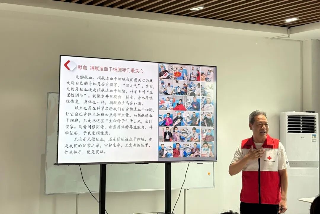 何老师.jpg
