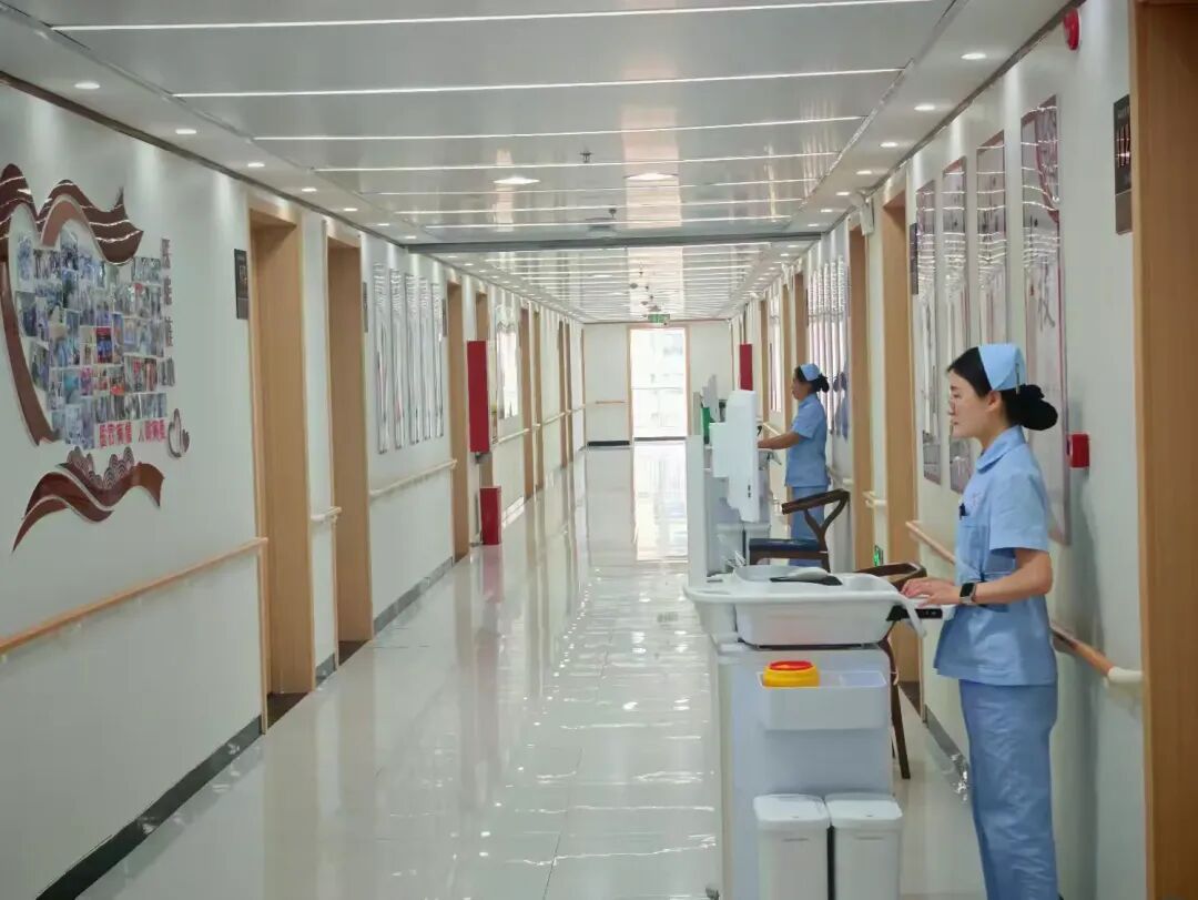 移动护理车怎么开机提升就医体验 科技赋能护理——这家医院的“智慧助手”移动护理车火了_https://www.jmylbn.com_新闻资讯_第4张