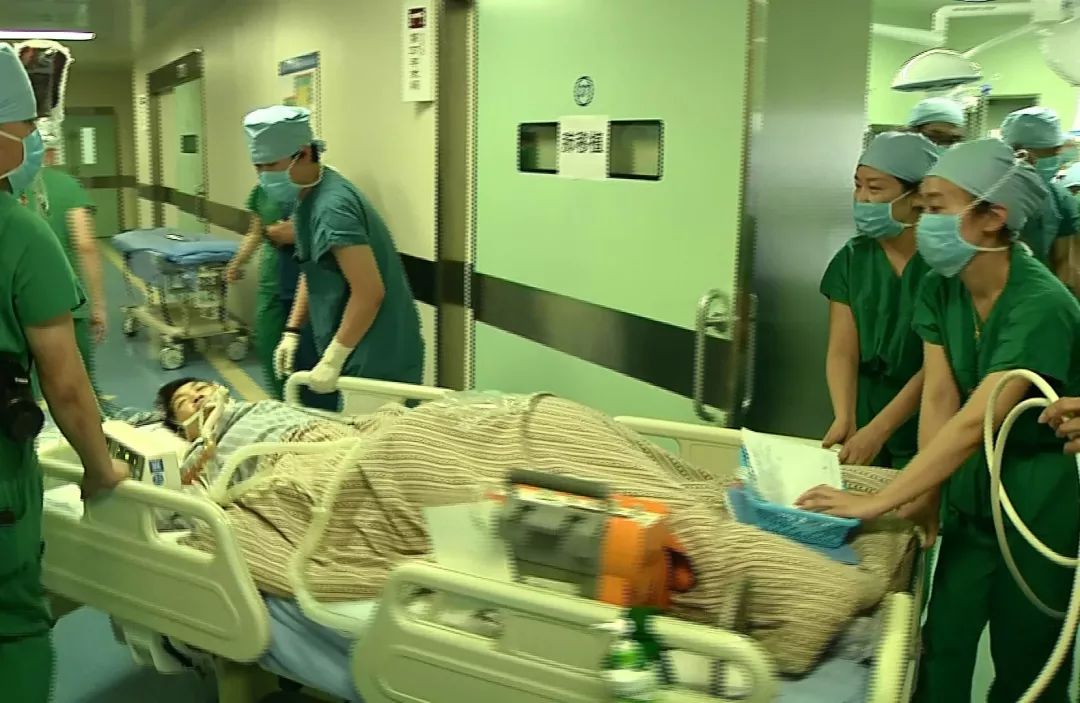 黑龍江省首例非體外循環下DBD序貫雙肺移植手術在我院完成 遊戲 第21張