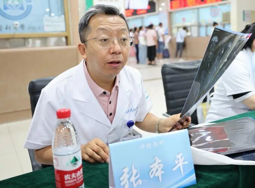 联磁共振是什么哈医大二院神经内科第一党支部联合磁共振党支部开展义诊活动_https://www.jmylbn.com_新闻资讯_第8张