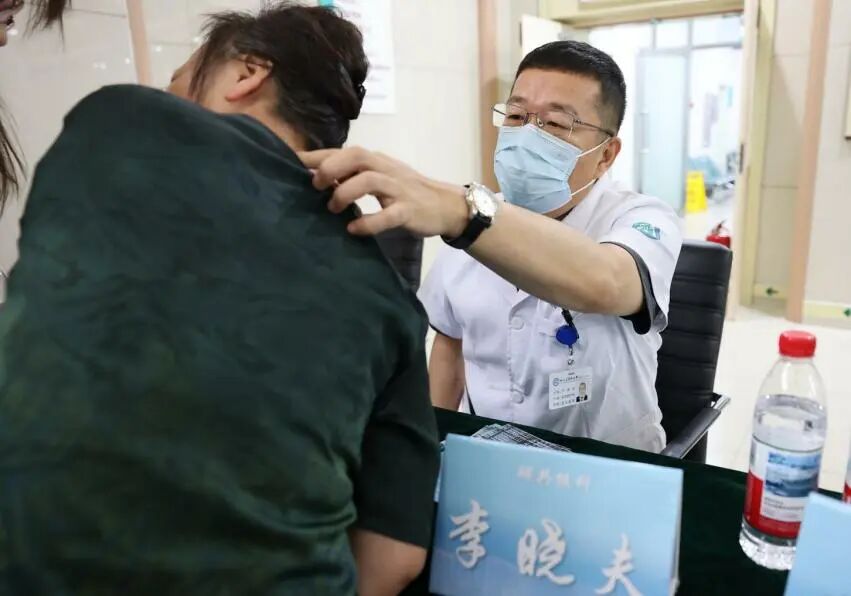 联磁共振是什么哈医大二院神经内科第一党支部联合磁共振党支部开展义诊活动_https://www.jmylbn.com_新闻资讯_第11张