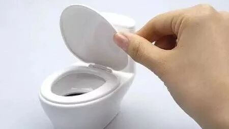 笑话：有些热情就像马桶上匿名的余温让人不爽