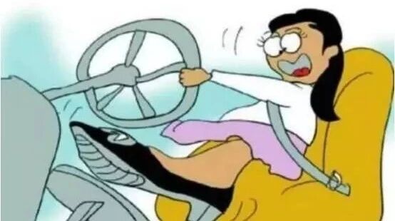 笑话：倒车时听到“咣”的一声，赶紧下车看见……