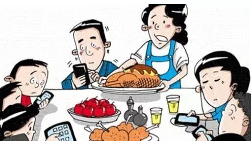 笑话：吃饭玩手机会让人误会你是在……