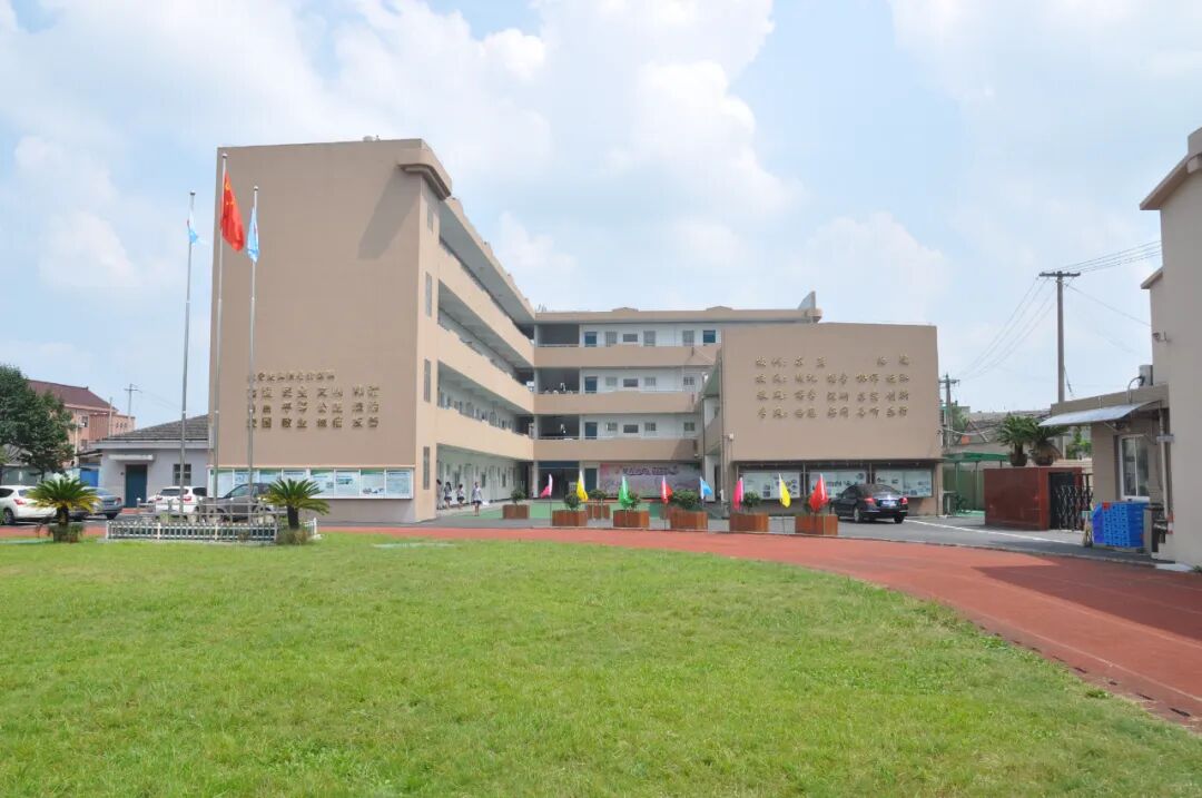 预计将于5月底完工,8月进行招生,正在加班加点进行中,目前,运河小学