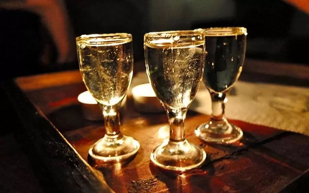 储存白酒的6个理想条件。