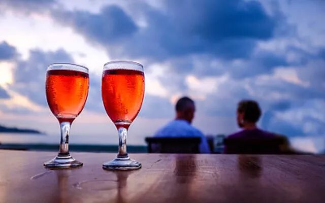 生活、远方、诗和酒，这才是一天的正经事