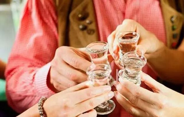 有一种福气，叫有人请你回家喝酒