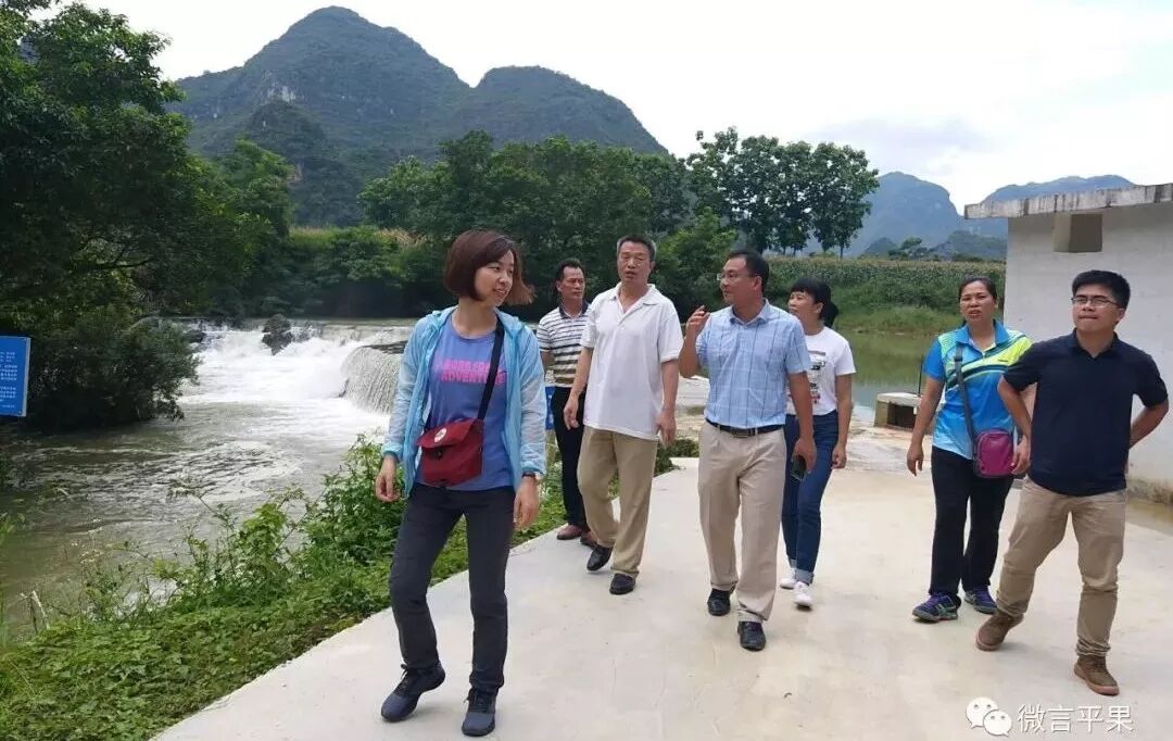 百色市河长办到榜圩镇考评河长制工作推进情况