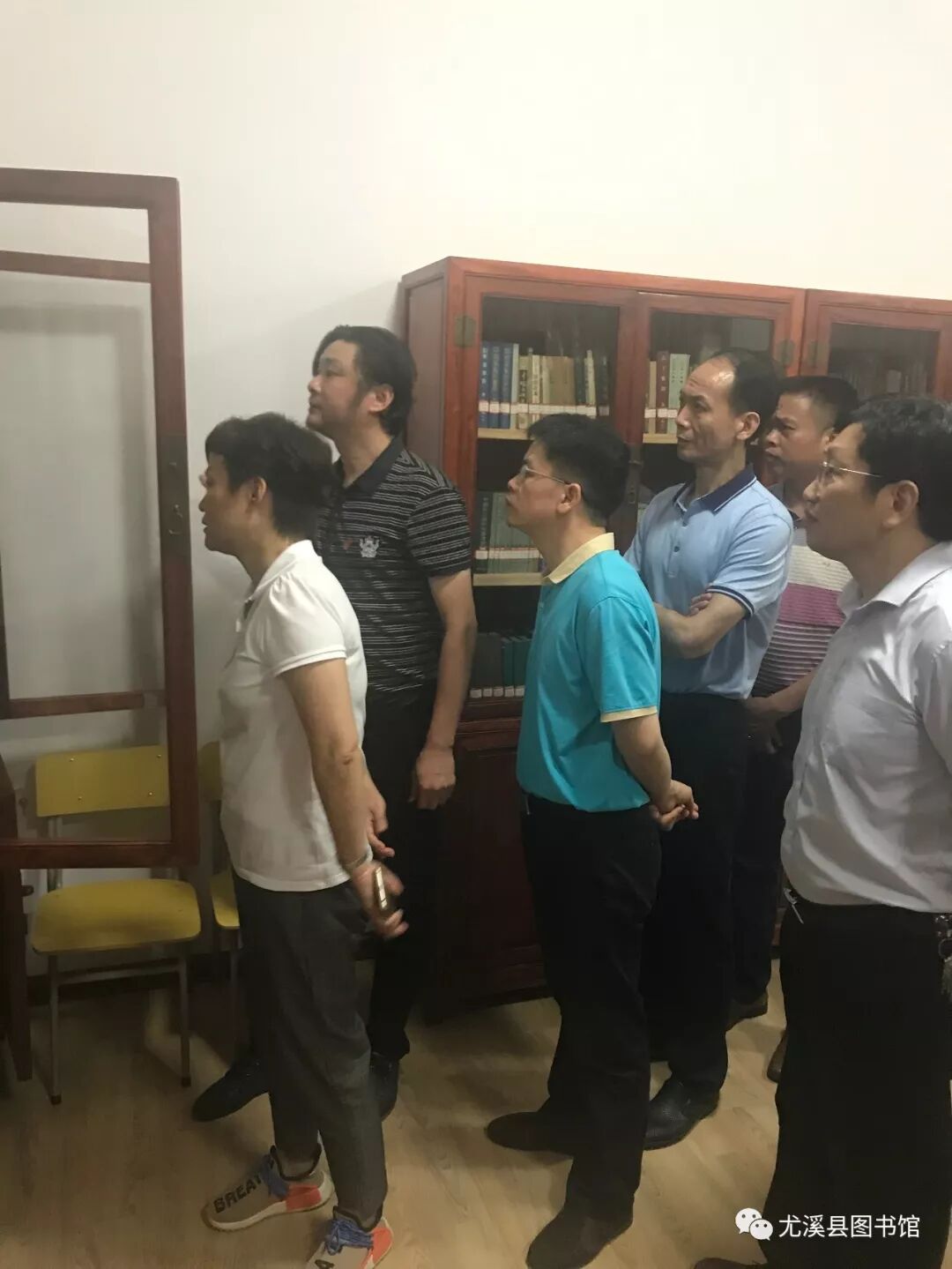 市领导到图书馆调研指导工作