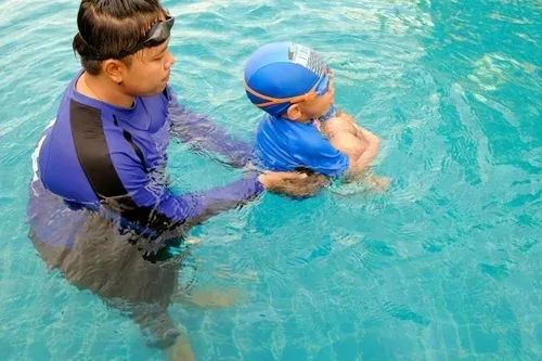 痛心！7歲男孩水中玩耍感染丹毒：夏季玩水，一定要注意這幾點 親子 第13張