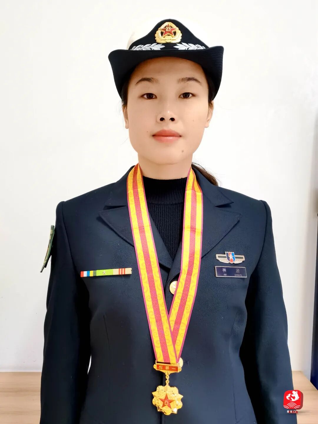 龙门姑娘张娜获颁中国人民解放军一等功奖章
