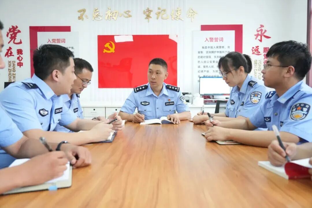张世鹤.jpg